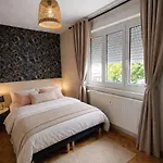 Hyper Centre Colmar-parking Prive Inclus -ascenseur- Calme Apartament