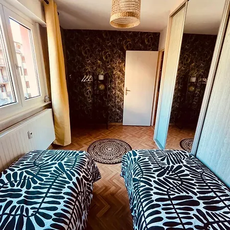 Daire La Colmarina Cosy 1 Bedroom Flat- Elevator Wifi & Private Parking-keybox *